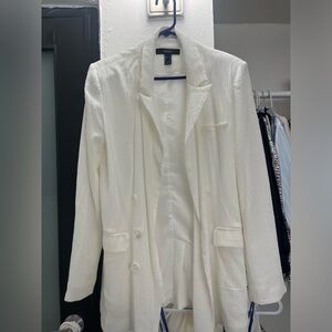 Oversized white blazzer